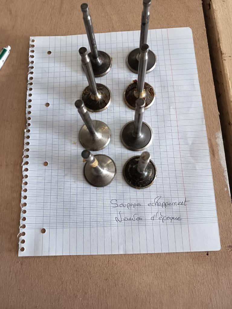 Soupapes d'échappement neuves LesAnciennes.com
