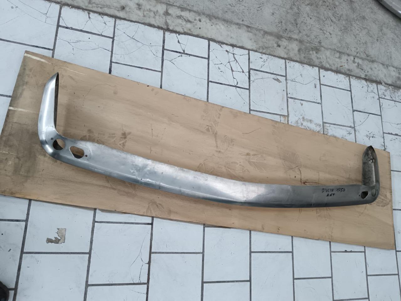 Pare-chocs avant Alfa Romeo 1750 Berlina LesAnciennes.com