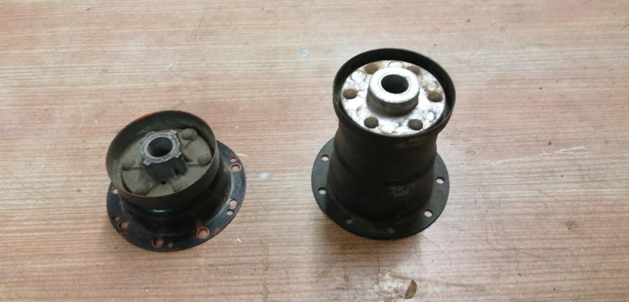 Moyeux de volants LesAnciennes.com