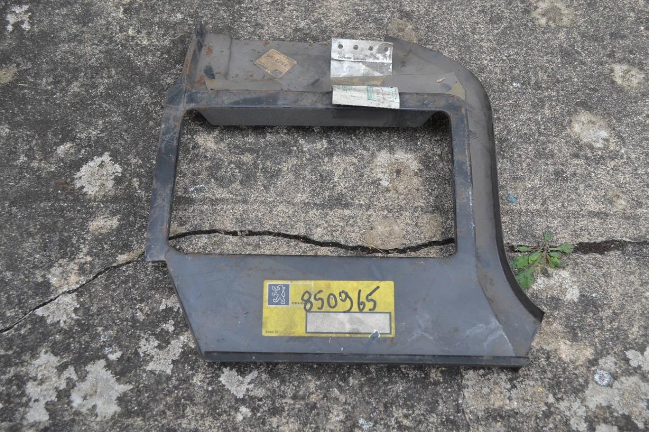 Tôle de feu AR G PEUGEOT 104, 1977/81, neuve LesAnciennes.com