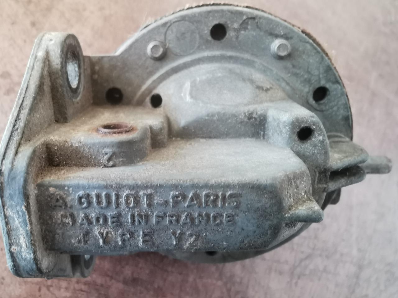 Pompe à essence Guyot CITROEN 2CV, dérivés LesAnciennes.com