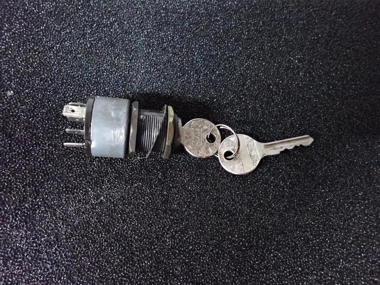 NEIMAN D'ORIGINE SUR PHARE DE BMW R90 /6 1976 LesAnciennes.com