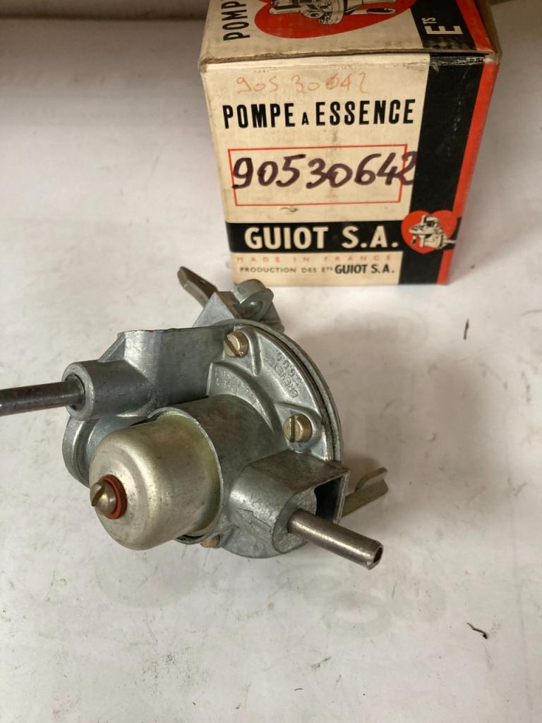 Pompe à essence neuve GUIOT PEUGEOT 203 403 LesAnciennes.com