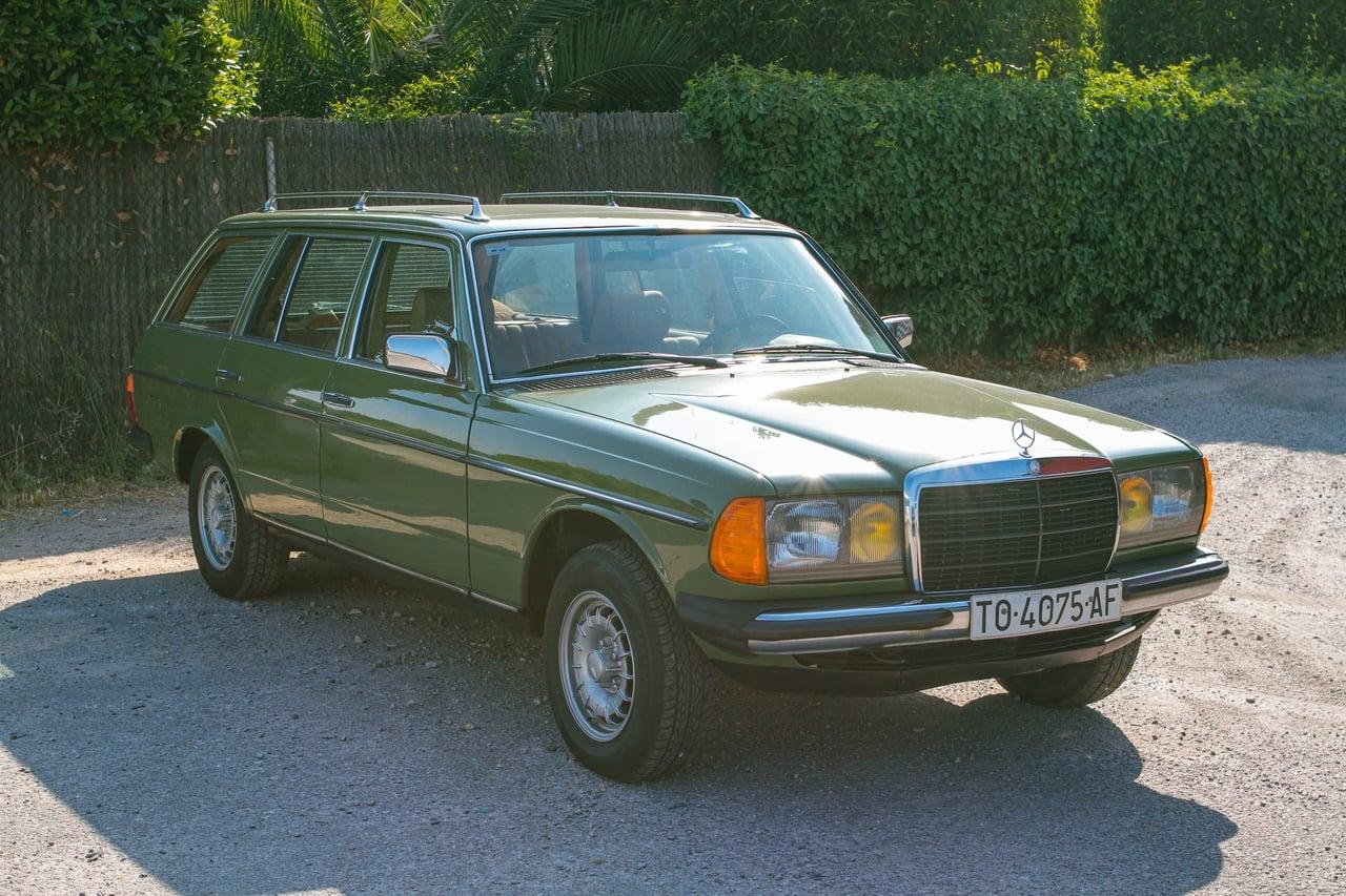 1979 Mercedes 250 T W123 LesAnciennes.com
