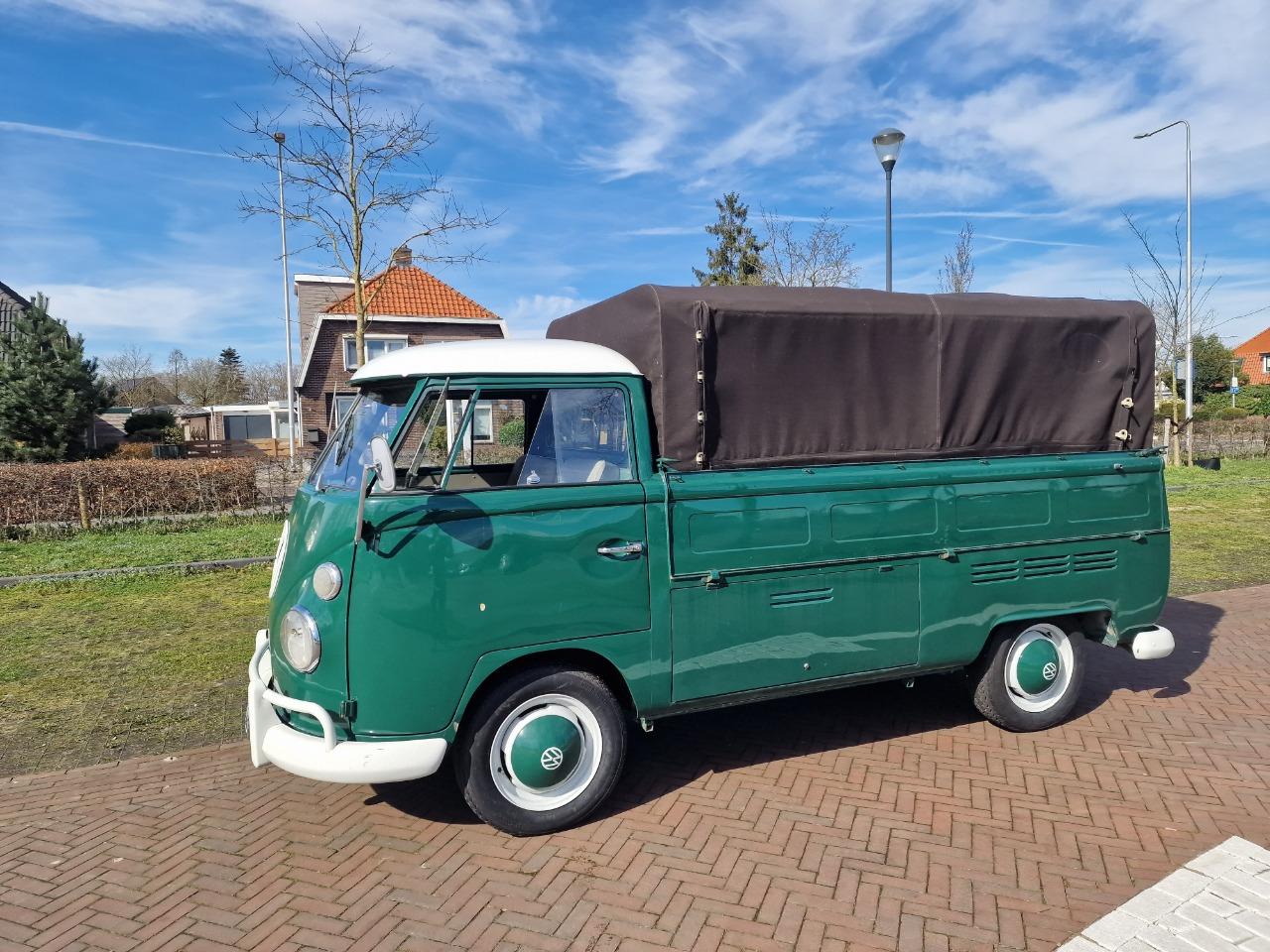 VOLKSWAGEN Combi T1 - 1967 LesAnciennes.com