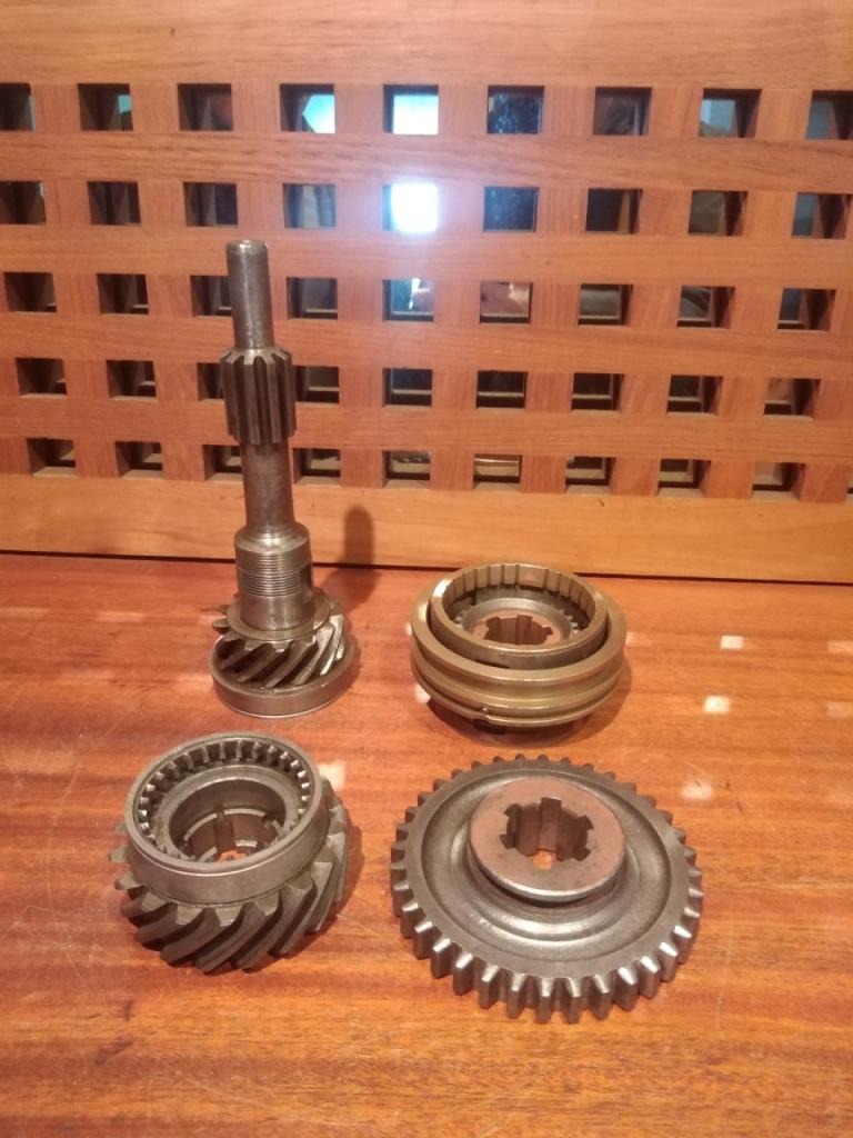 Ligne PEUGEOT 302 402 LesAnciennes.com