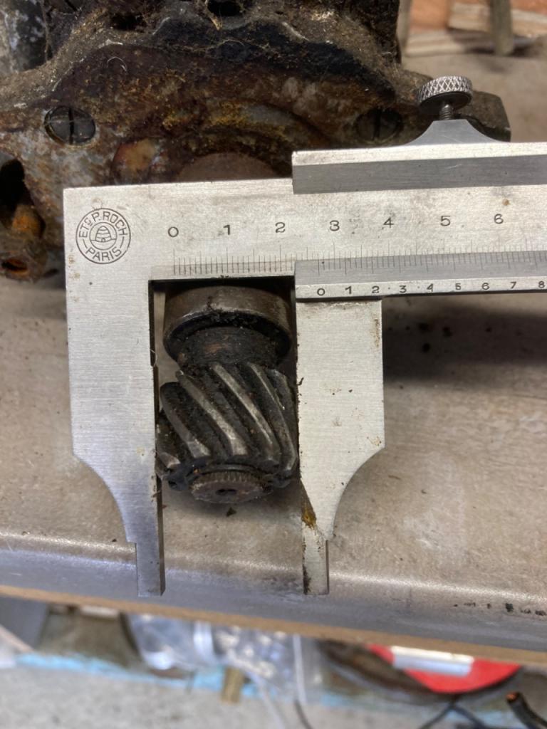 Distributeur DELAHAYE 6 cylindres Distributeur SUV LesAnciennes.com