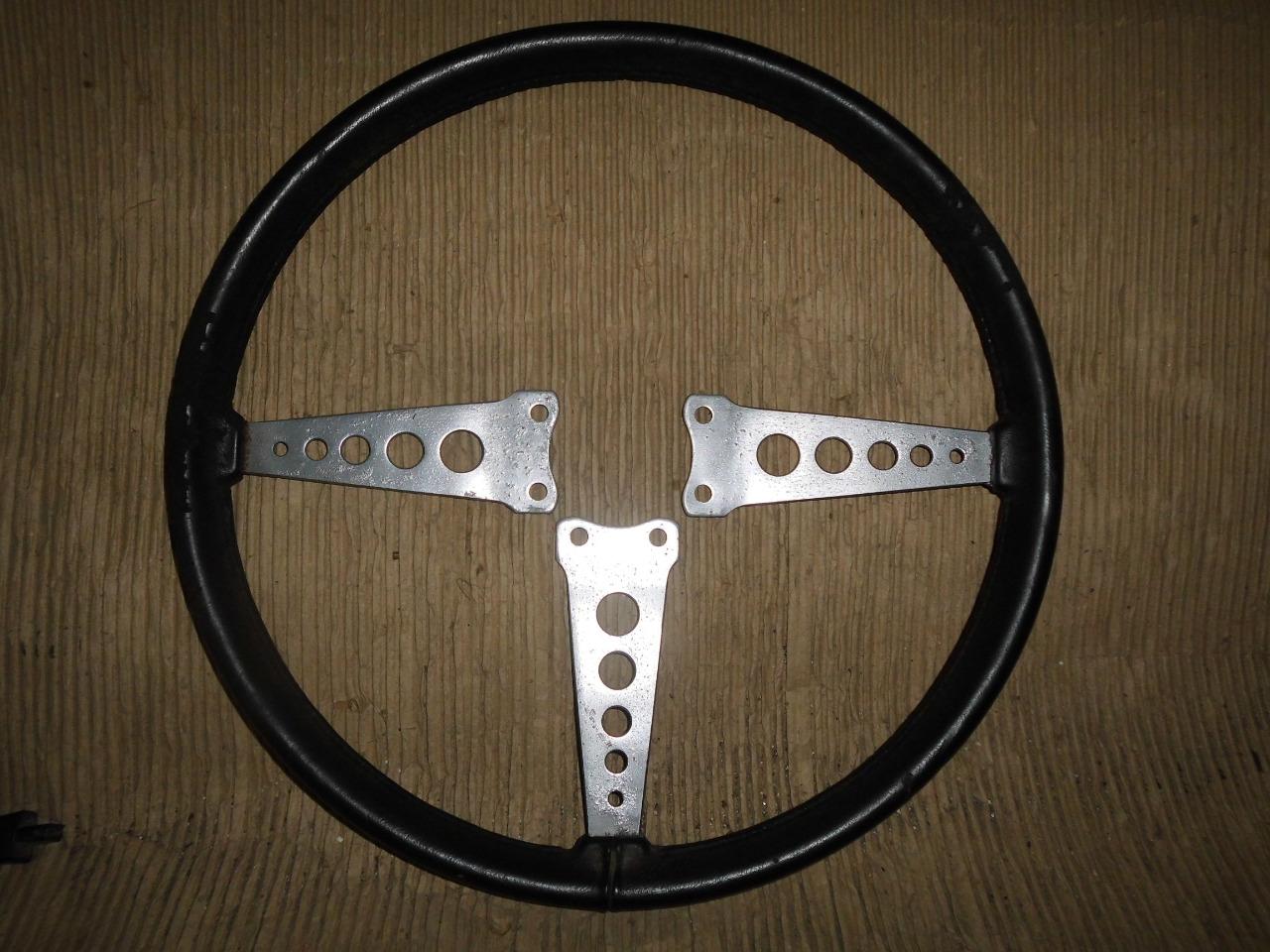 VOLANT Ancien "Les Leston" LesAnciennes.com