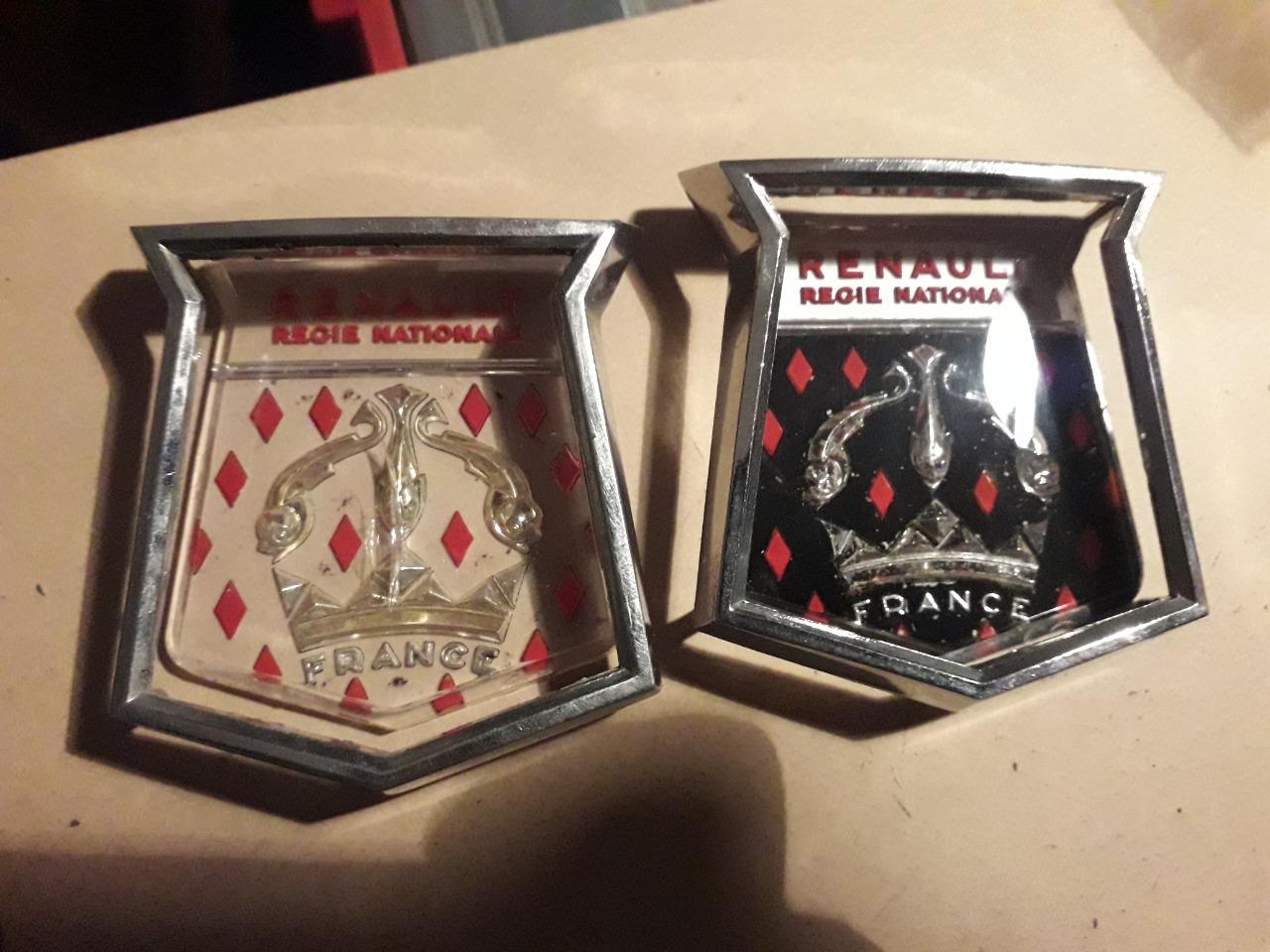 LOGOS CAPOT AV RENAULT DAUPHINE ONDINE LesAnciennes.com