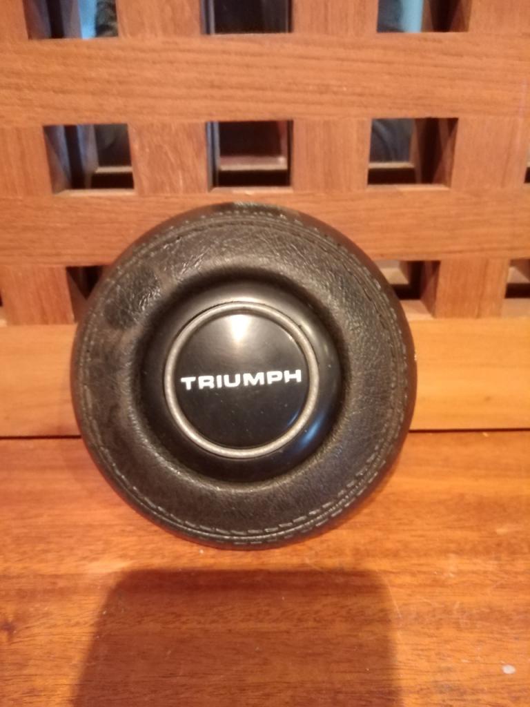 Centre de volant TRIUMPH TR6 LesAnciennes.com