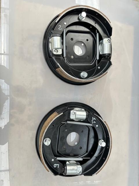 Freins à tambour avant Maserati 3500 GT LesAnciennes.com