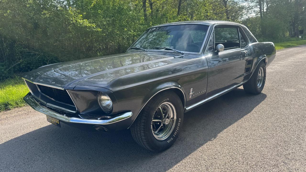 FORD Mustang V8 289 - 1967 LesAnciennes.com