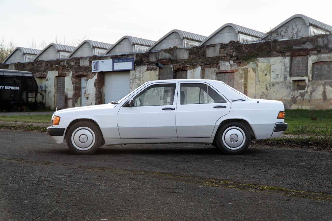 MERCEDES 190 E 2.0 Berline W201 - 1990 LesAnciennes.com
