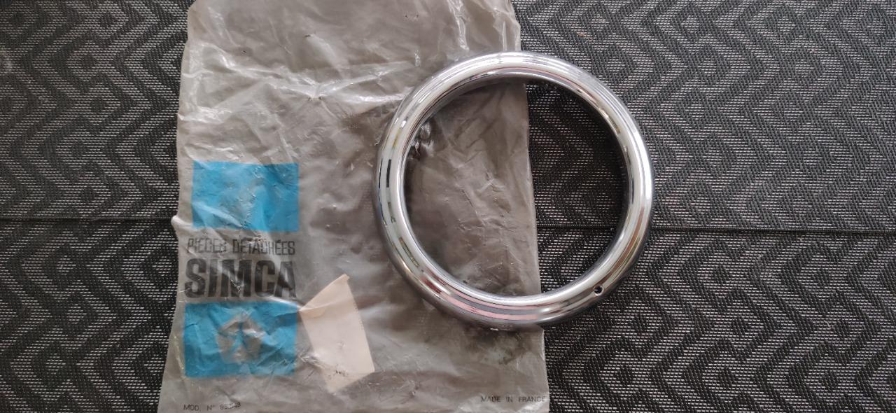 Cerclage de phare SIMCA 1000 série 1 LesAnciennes.com