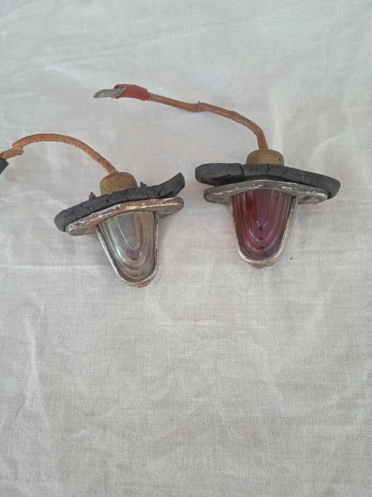 Feux laterals 4cv - 203 etc.... LesAnciennes.com