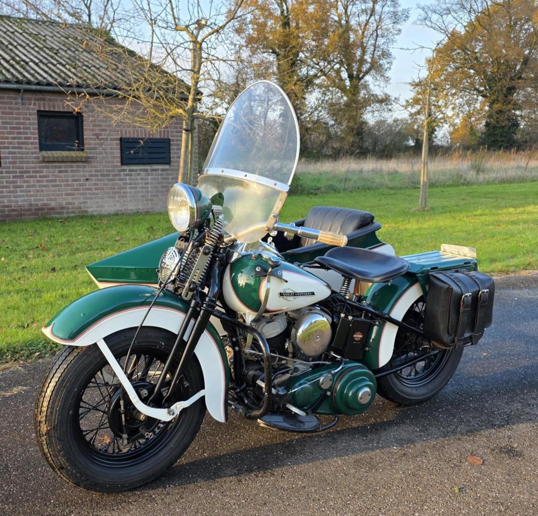 1942 Harley Davidson WLA with sidecar LesAnciennes.com