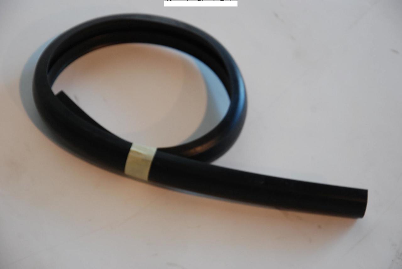 Caoutchoucs de pare chocs MERCEDES 280 SE 3.5 coup LesAnciennes.com