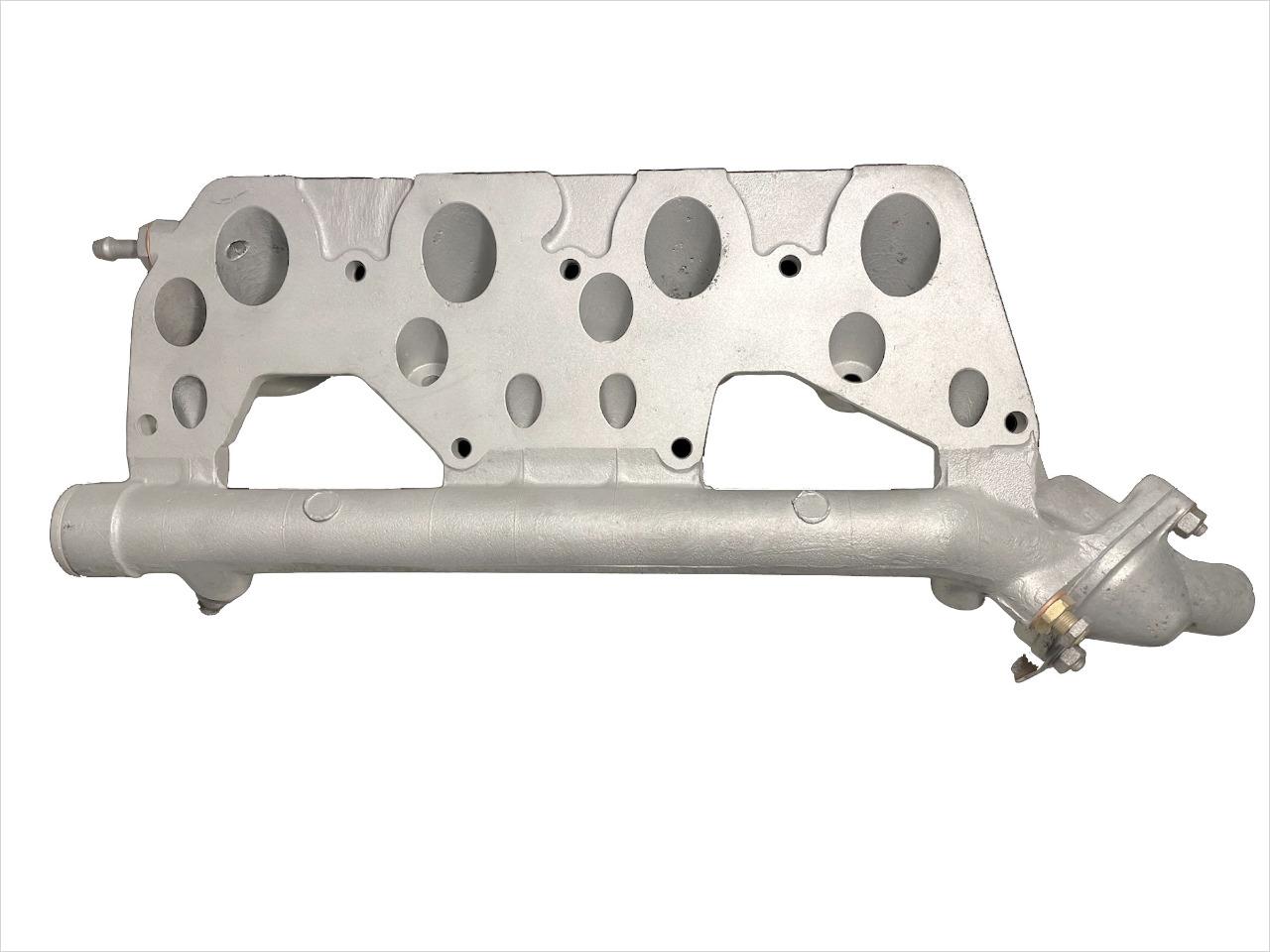 Pipe admission ALFA ROMEO 2000 LesAnciennes.com