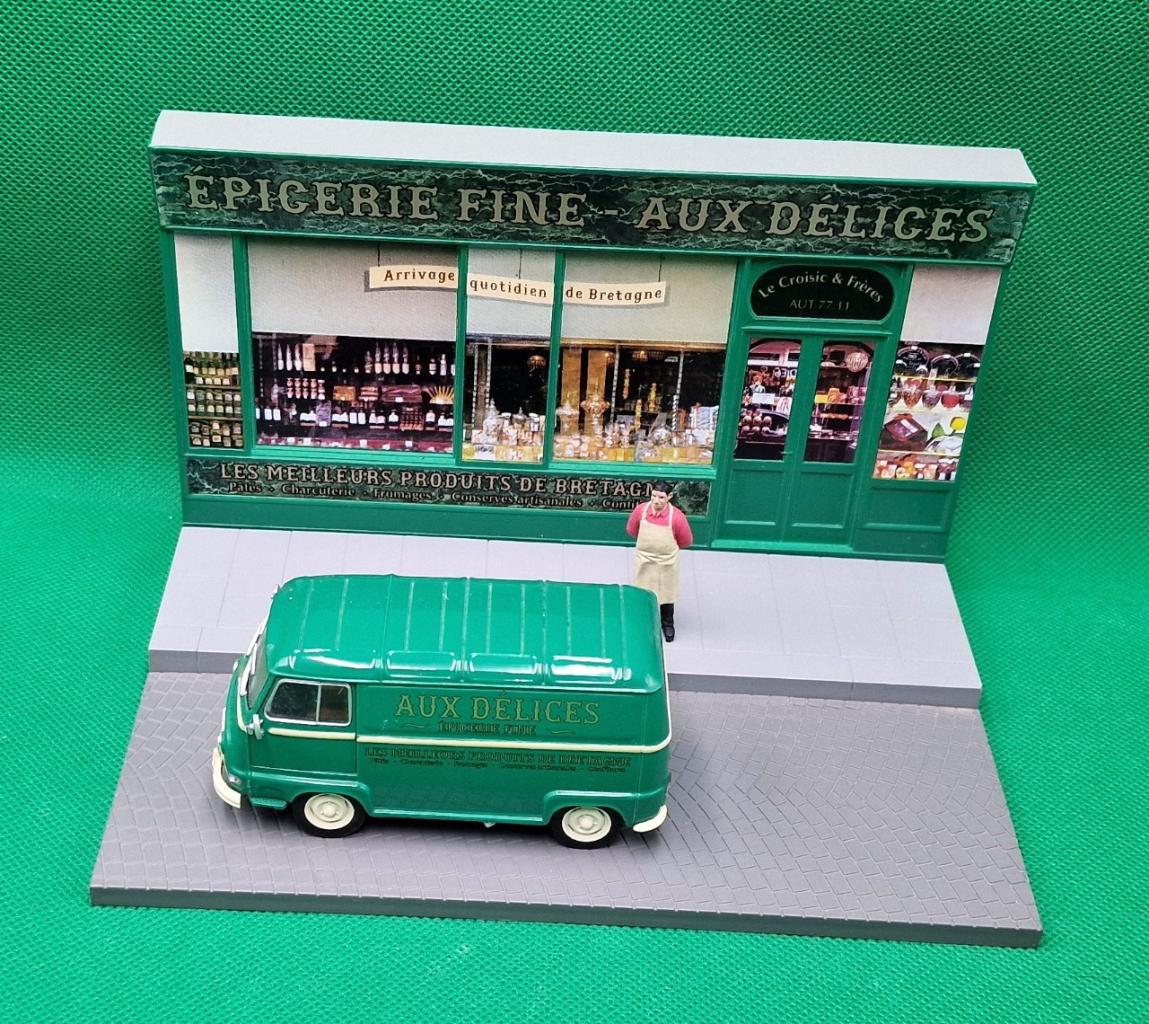 Renault Estafette + diaporama Epicerie LesAnciennes.com