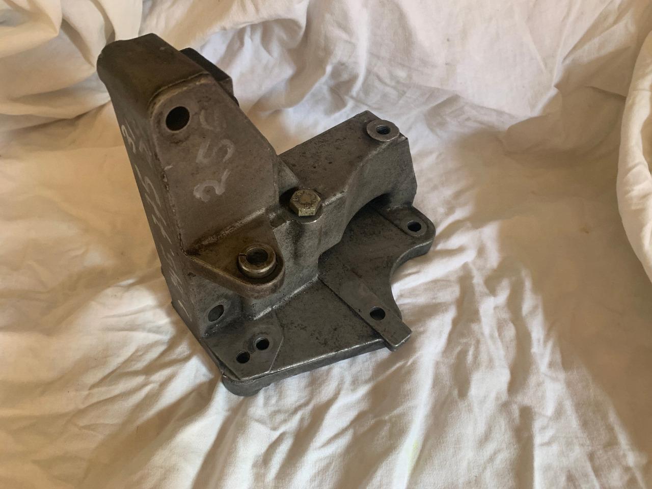 Support alternateur BMW E36 318 TDS LesAnciennes.com