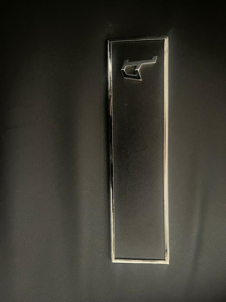 Cache radio pour Fiat Dino LesAnciennes.com