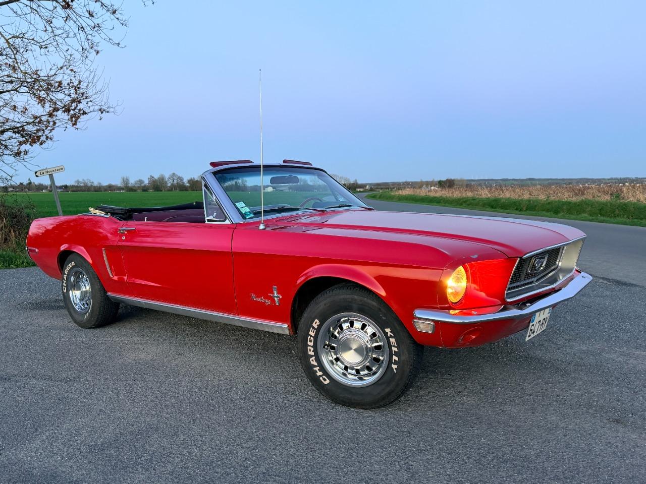 FORD Mustang 302 CI CABRIOLET - 1968 LesAnciennes.com