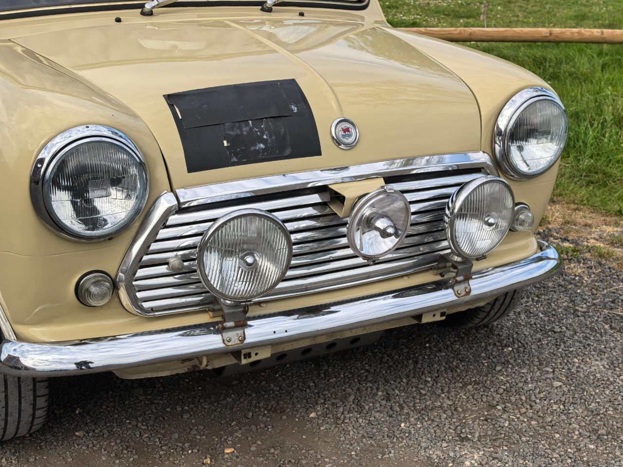 MORRIS Mini MK2 - 1969 LesAnciennes.com