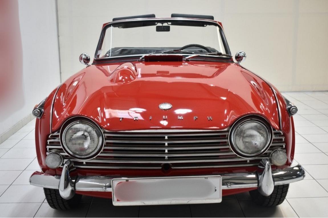 TRIUMPH TR4A IRS 1965 - 1965 LesAnciennes.com