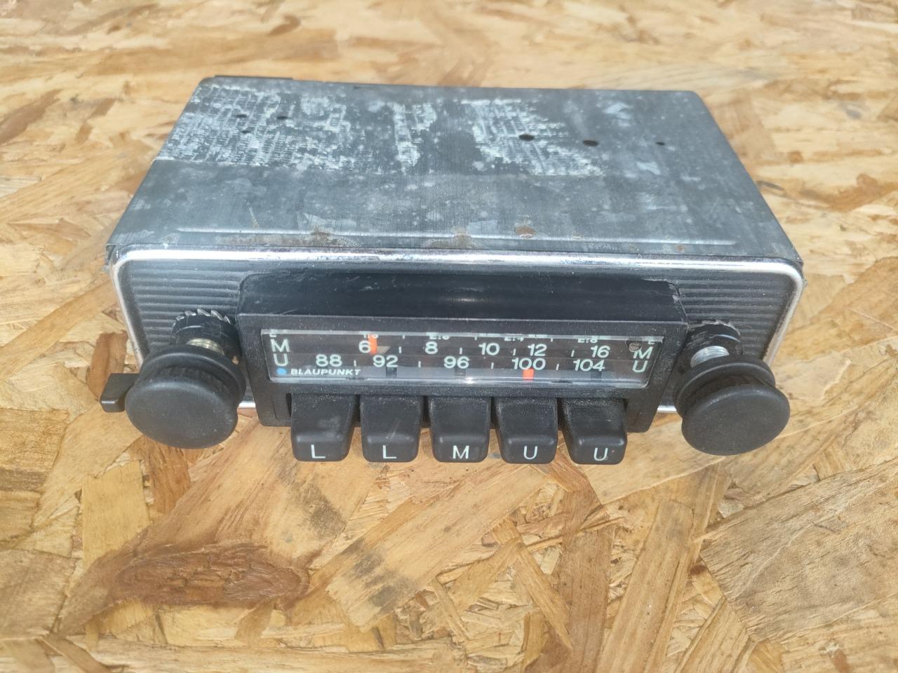 Autoradio BLAUPUKT Série V 64/65 LesAnciennes.com