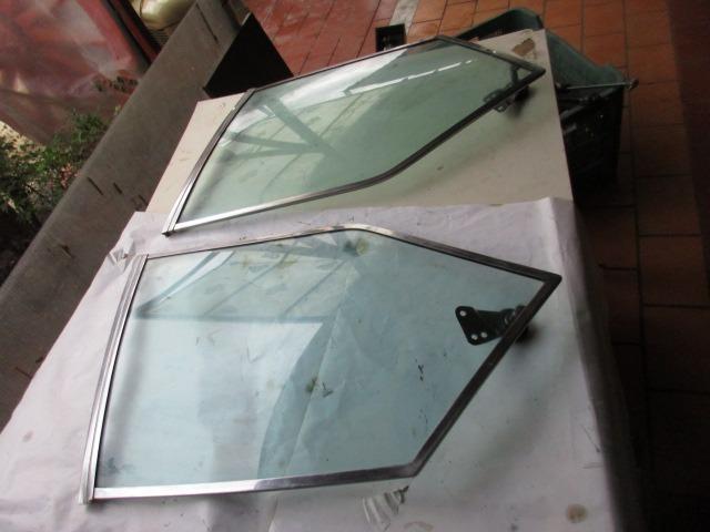 Vitres laterales arrière Citroen SM LesAnciennes.com