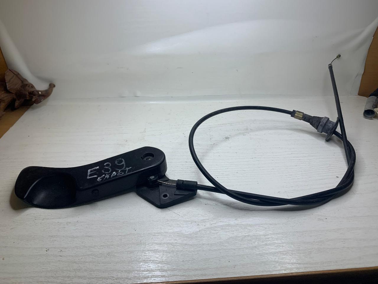 Cable ouverture capot BMW E39 LesAnciennes.com