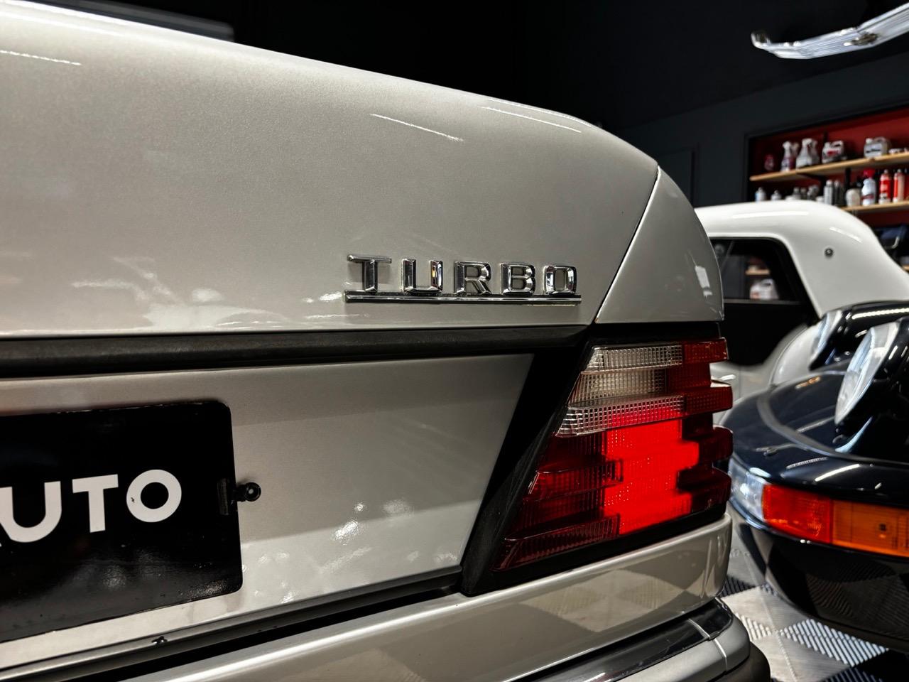 MERCEDES 250 D W124 250d Turbo - 1992 LesAnciennes.com