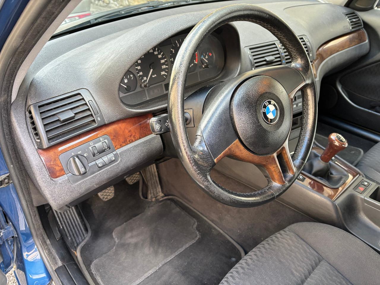 BMW 320 320i 2.2 e46 - 2001 LesAnciennes.com