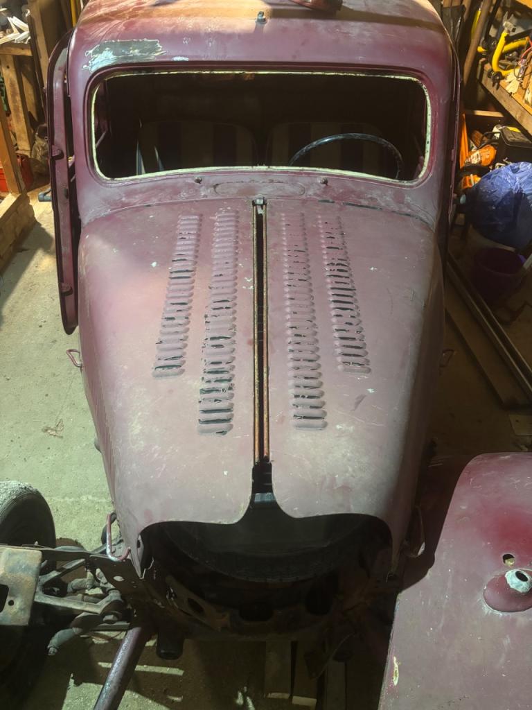 Capot CITROEN Traction 11 B LesAnciennes.com