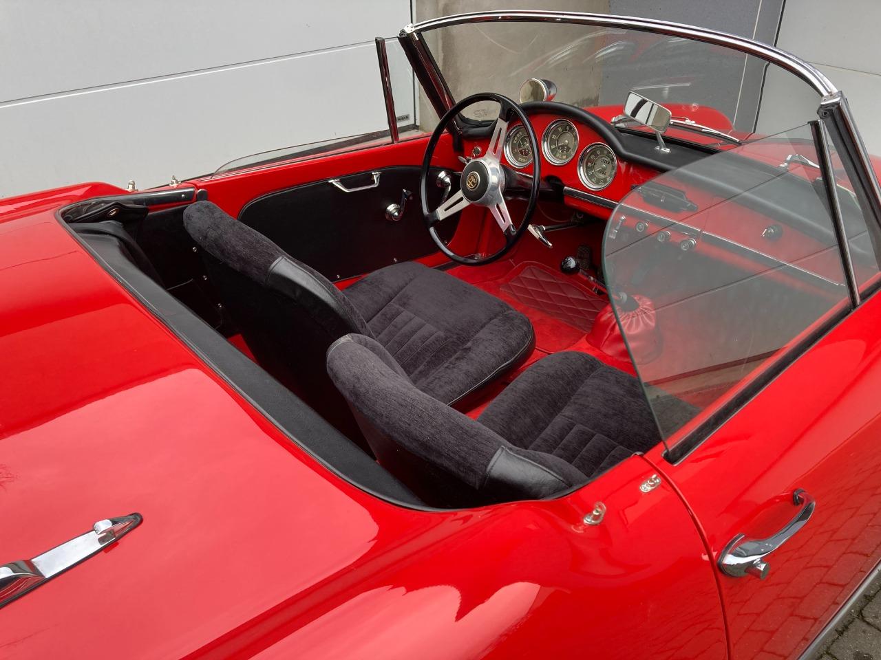ALFA ROMEO Giulietta GUILIETTA SPIDER - 1962 LesAnciennes.com