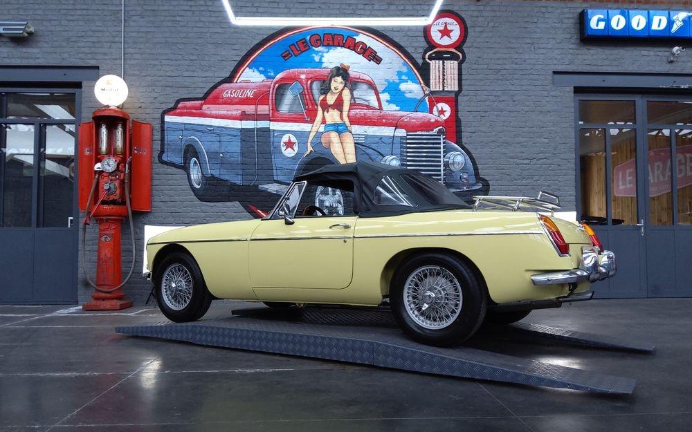 MG MGB ROADSTER - 1967 LesAnciennes.com