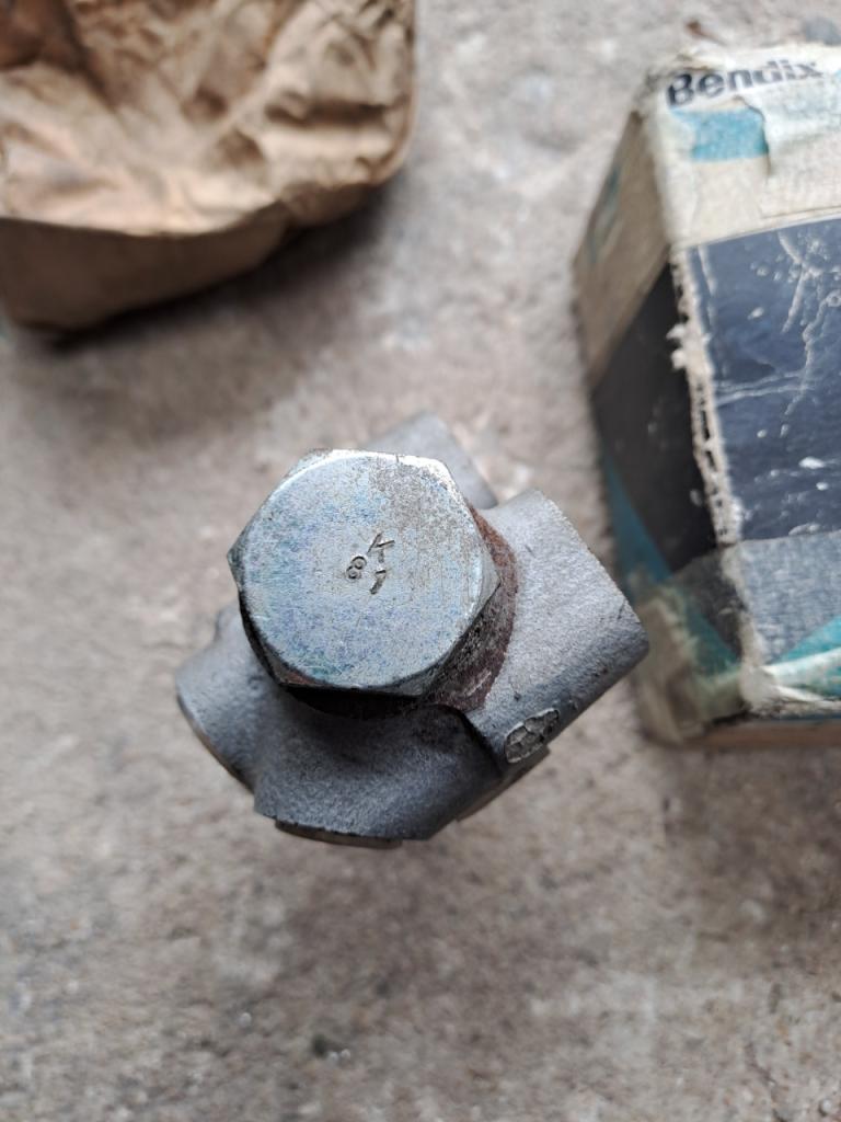 Répartiteur RENAULT 12 (R12) LesAnciennes.com