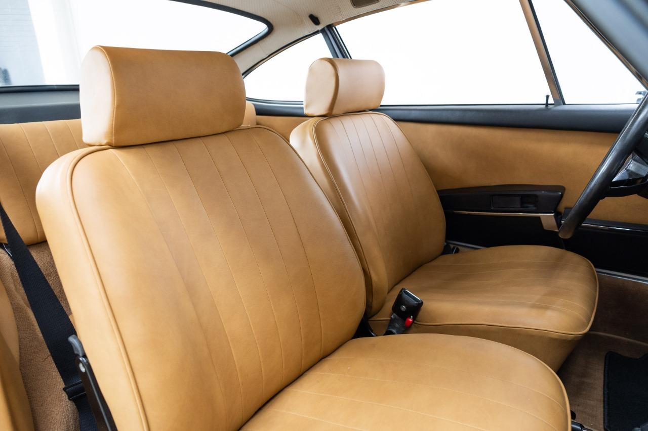 PORSCHE 911 2.4 T Ölklappe - 1972 LesAnciennes.com