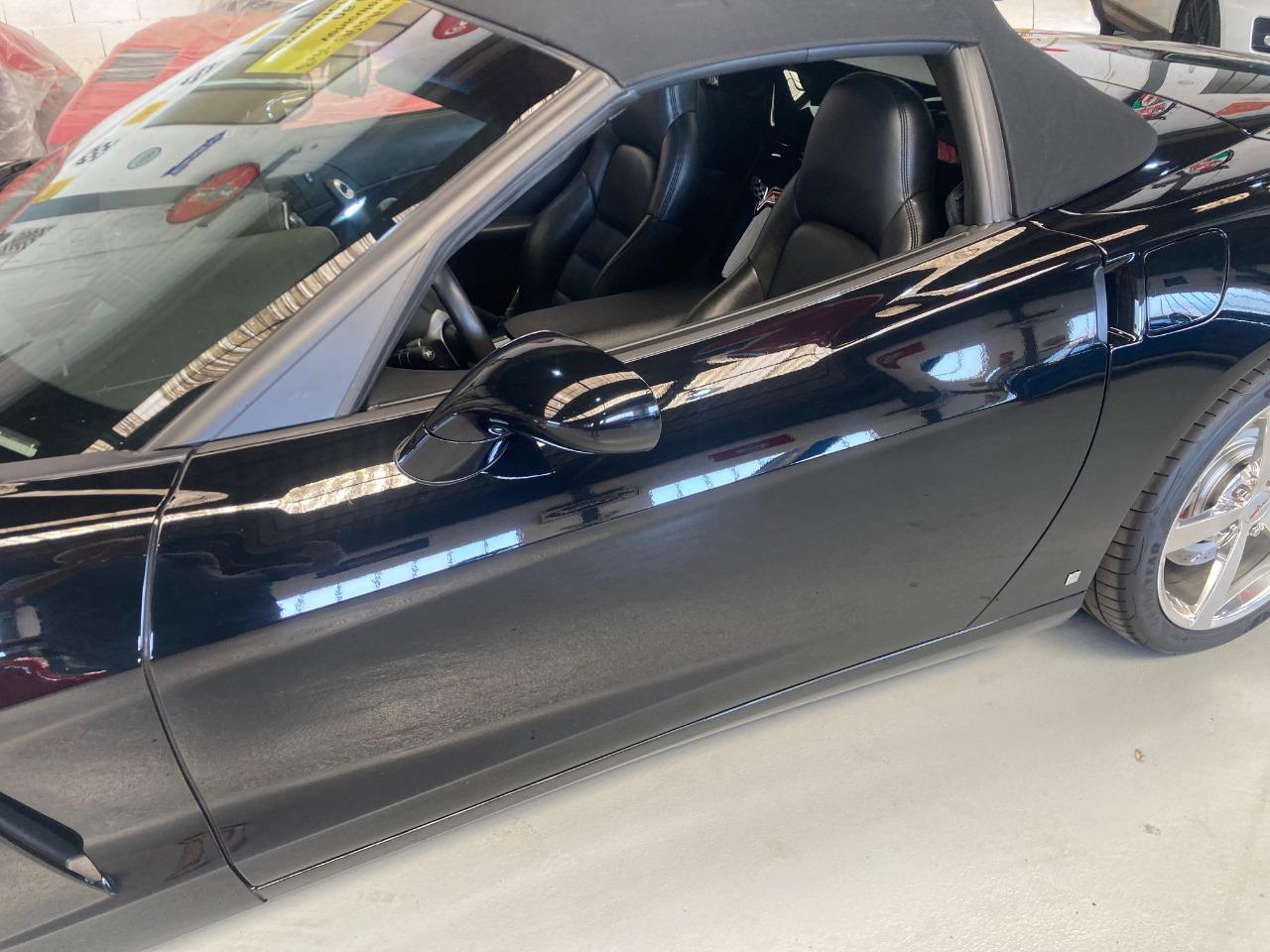 CHEVROLET Corvette C6 Cabriolet V8 6,2L LesAnciennes.com