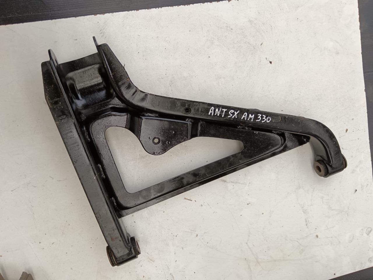 Bras suspension inférieurs avant Maserati Qtp s3 LesAnciennes.com