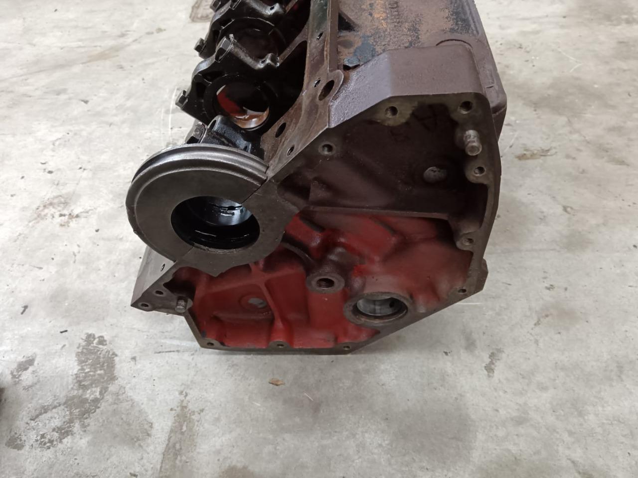 Bloc moteur Daimler v8 LesAnciennes.com