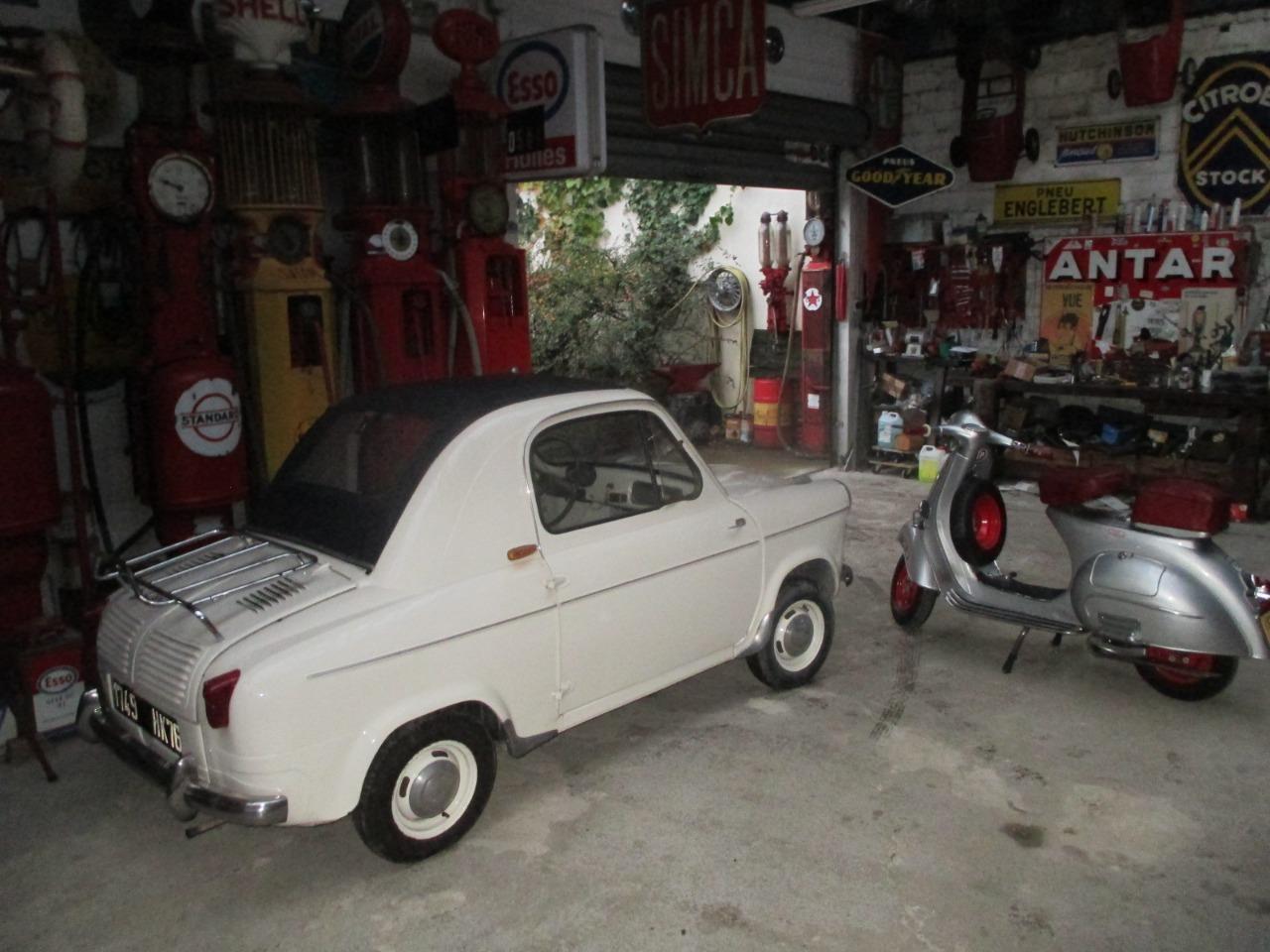 VESPA 400 microcar - 1959 LesAnciennes.com
