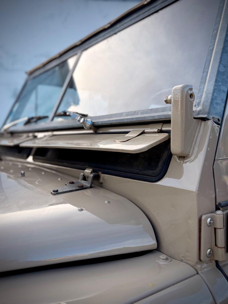 LAND ROVER 88 Série 3 bâché - 1979 LesAnciennes.com