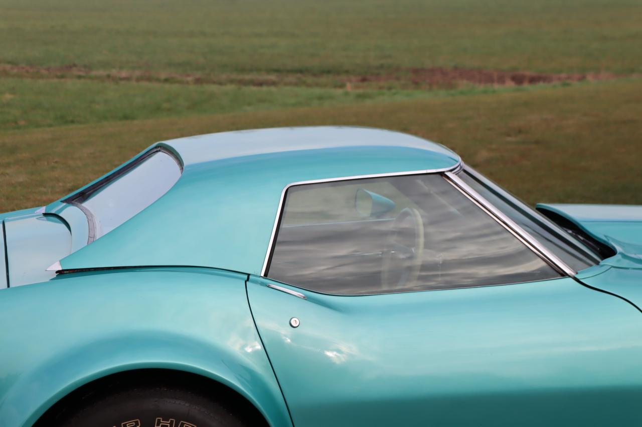 CHEVROLET Corvette C3 Stingray - 1972 LesAnciennes.com