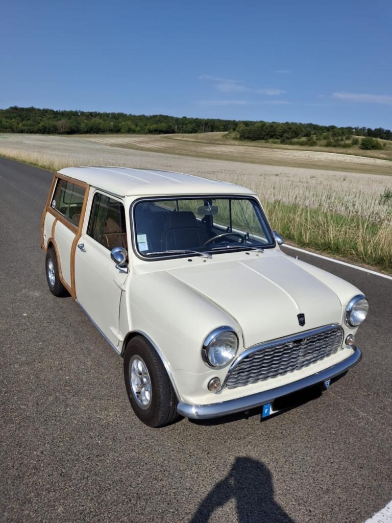 MINI Austin Mini 1000 - 1975 LesAnciennes.com