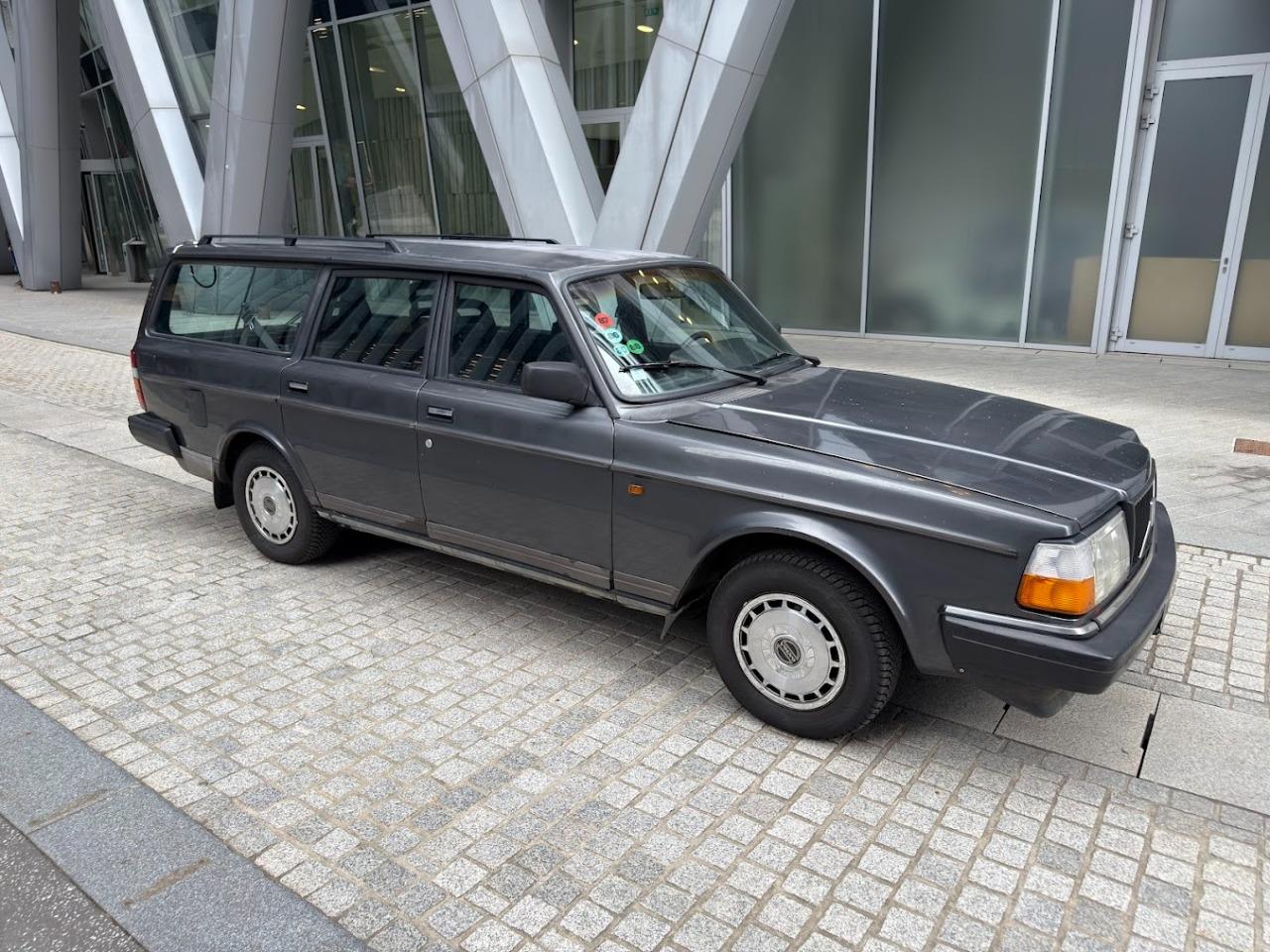 VOLVO 240 VENDUE SOLD - 1990 LesAnciennes.com