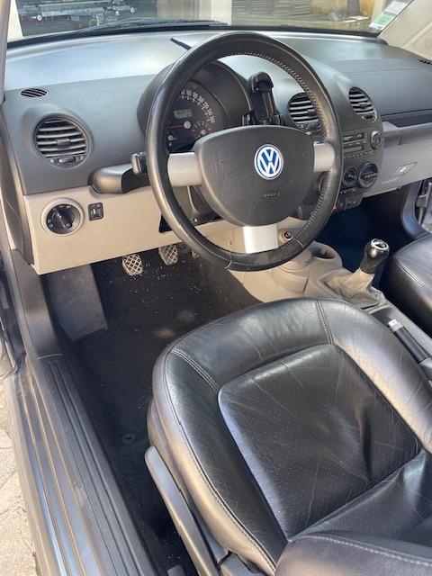 VOLKSWAGEN NEW BEETLE 1.8 TURBO CARAT - 2002 LesAnciennes.com