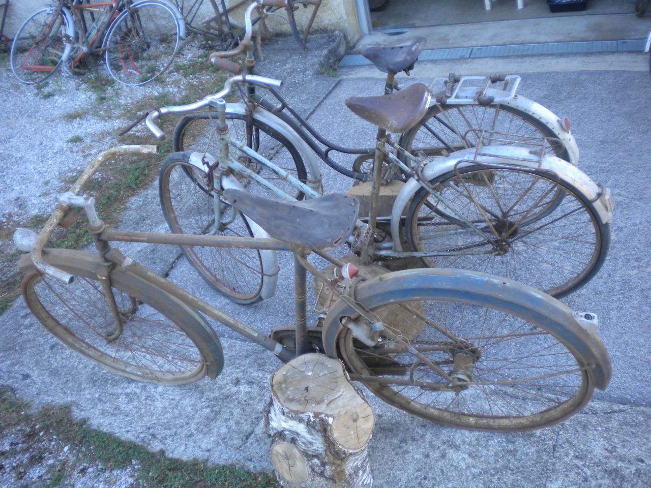 3 vélos anciens ESSO ALCYON CYPRIS SUPER rétro à vendre