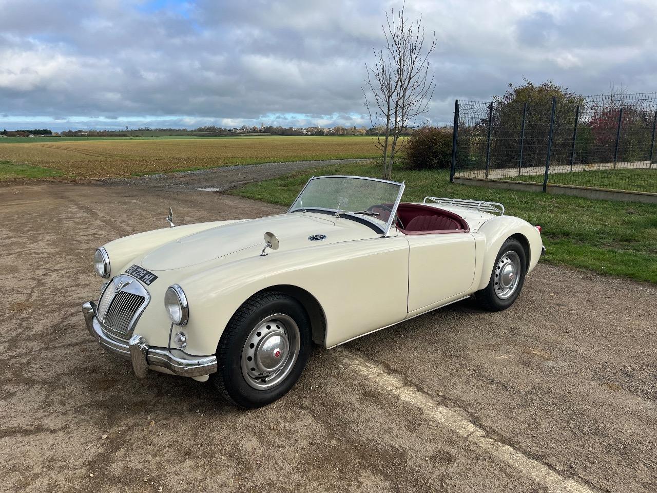 MG MGA - 1956 LesAnciennes.com
