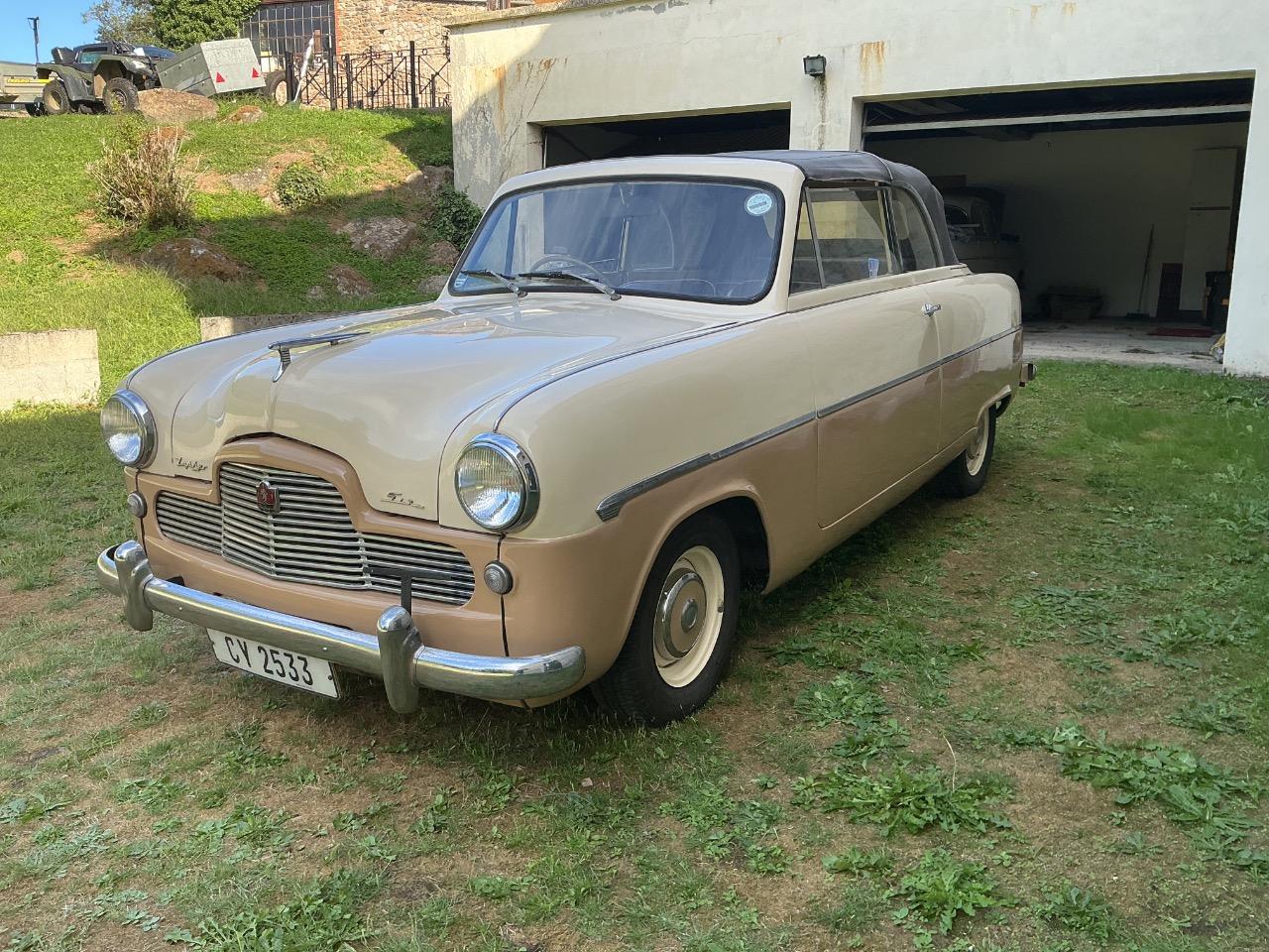 FORD Zephyr Convertible - 1955 LesAnciennes.com